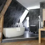 La Chaumiere
