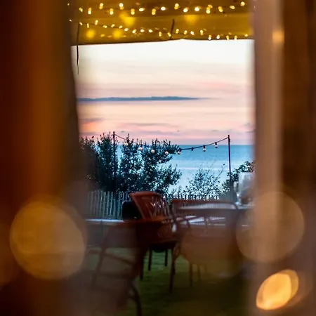 La Chaumiere Hotel 4*