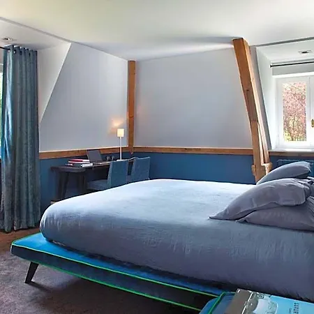 La Chaumiere Hotel