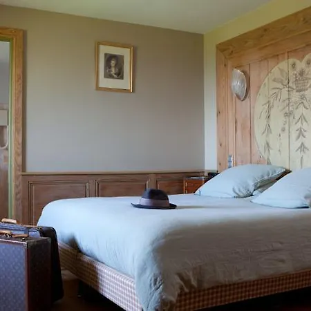 La Chaumiere Hotel