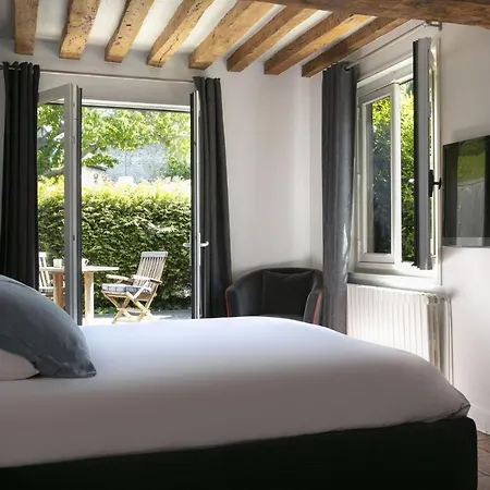 Hotel La Chaumiere 4*