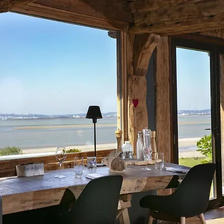 La Chaumiere 4*